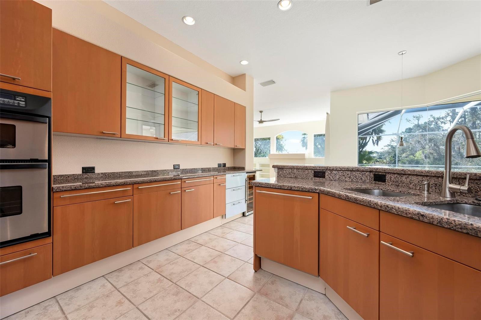 PELICAN POINTE GOLF & COUNTRY CLUB - Residential