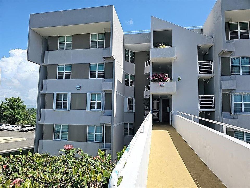 Stunning Second-Floor Apartment with Prime Location in Los Colobos, Carolina!
Welcome to your dream home! This immaculate second-floor apartment boasts 3 bedrooms, 2 bathrooms, and 2 parking spaces, offering the perfect blend of comfort and convenience. Situated behind Los Colobos in Carolina, this residence enjoys easy access to a plethora of amenities.
Features:
Prime location.
Access to basketball court, 2 tennis courts, and community facilities
Gazebo with pool for relaxation and entertainment
Fully furnished
Community adjacent to Los Colobos Shopping Center with direct access to Carr. 3
24-hour access control and security
HOA: $101.41
Experience the ultimate lifestyle with access to tennis courts, basketball court, swimming pool, gazebo, activity room, and play area within the complex. Don't miss this opportunity to own a piece of paradise!
For appointments, prospective buyers must provide bank pre-qualification or proof of funds. Contact us today to schedule a viewing and make this stunning apartment yours!
