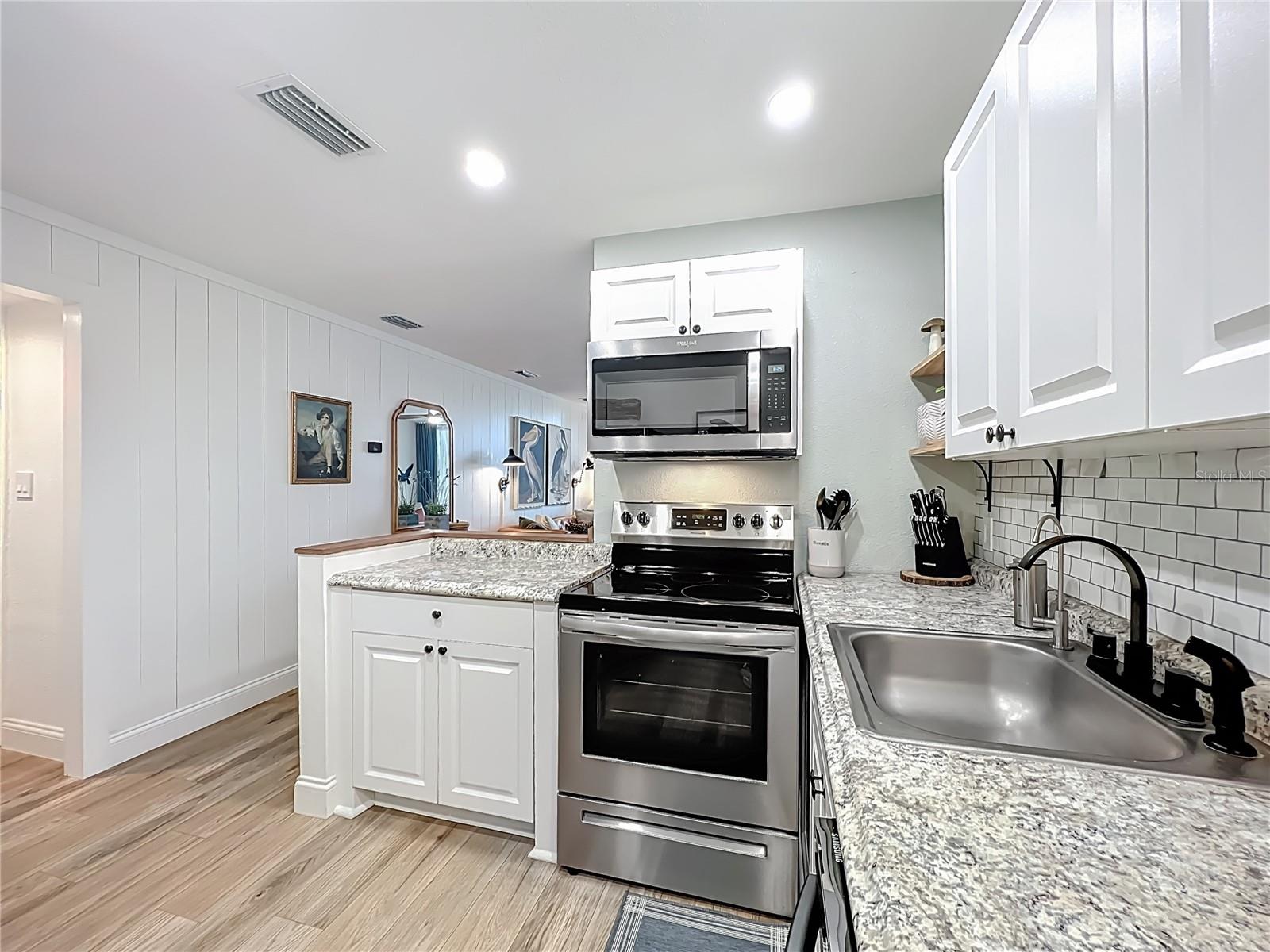 LAKESIDE/DELANEY PARK - Residential