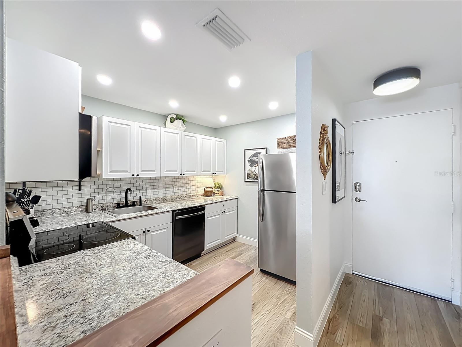 LAKESIDE/DELANEY PARK - Residential