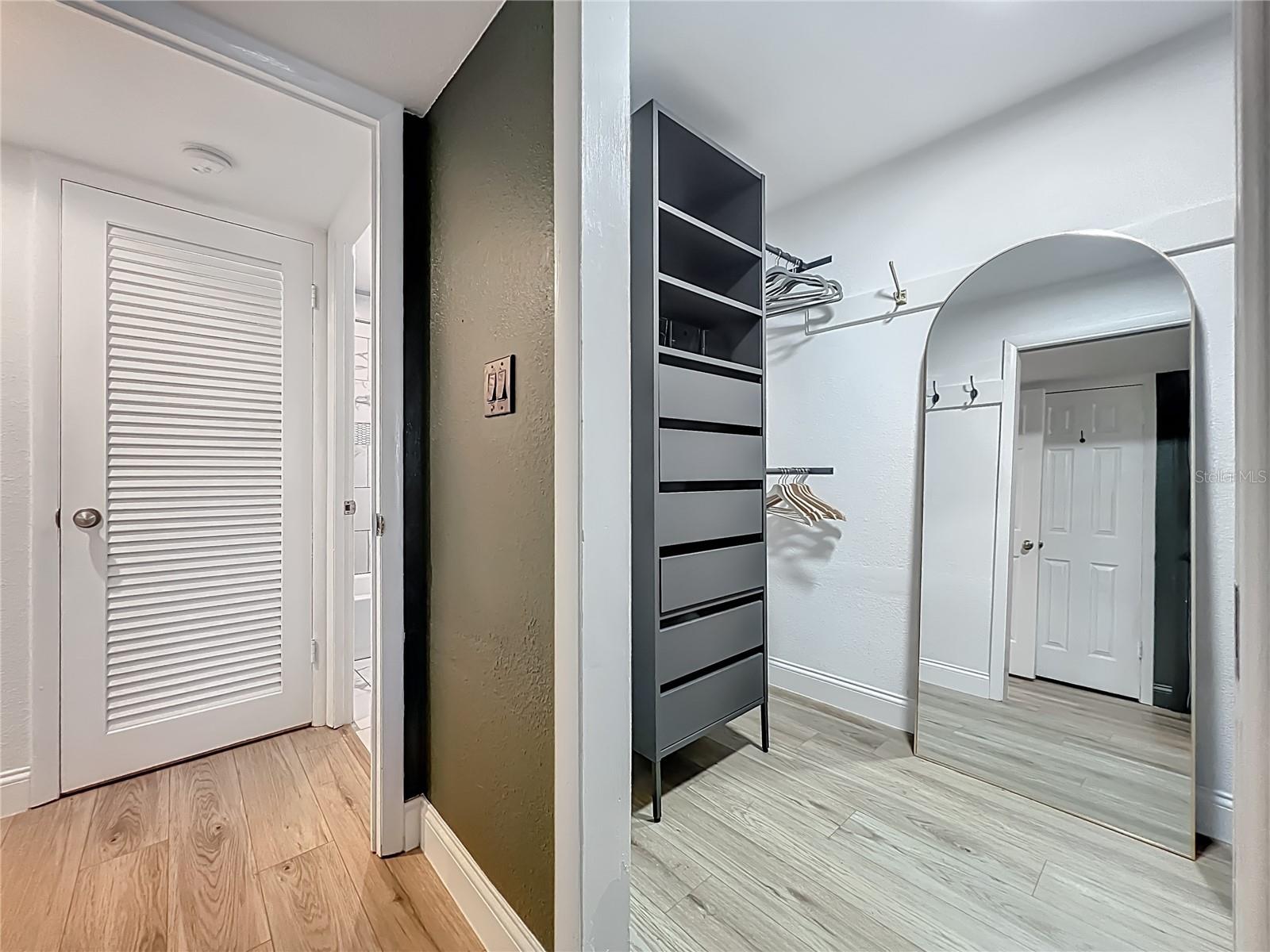 LAKESIDE/DELANEY PARK - Residential