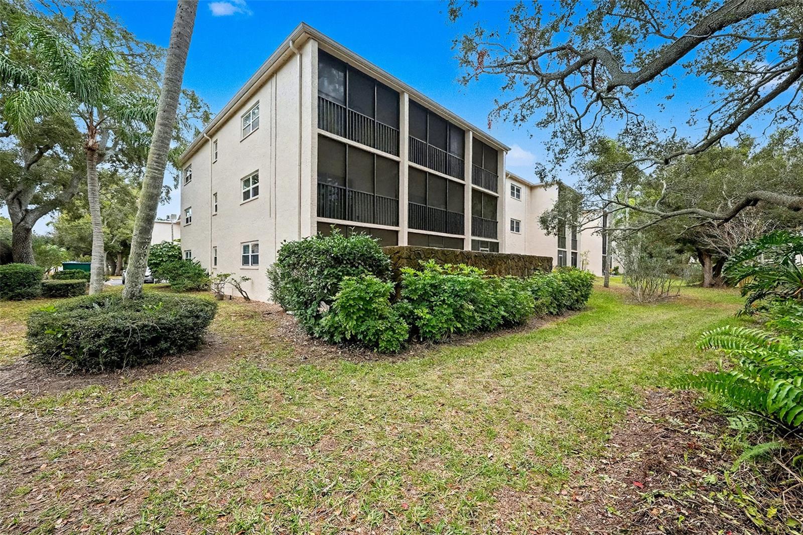 PATRICIAN OAKS - Residential