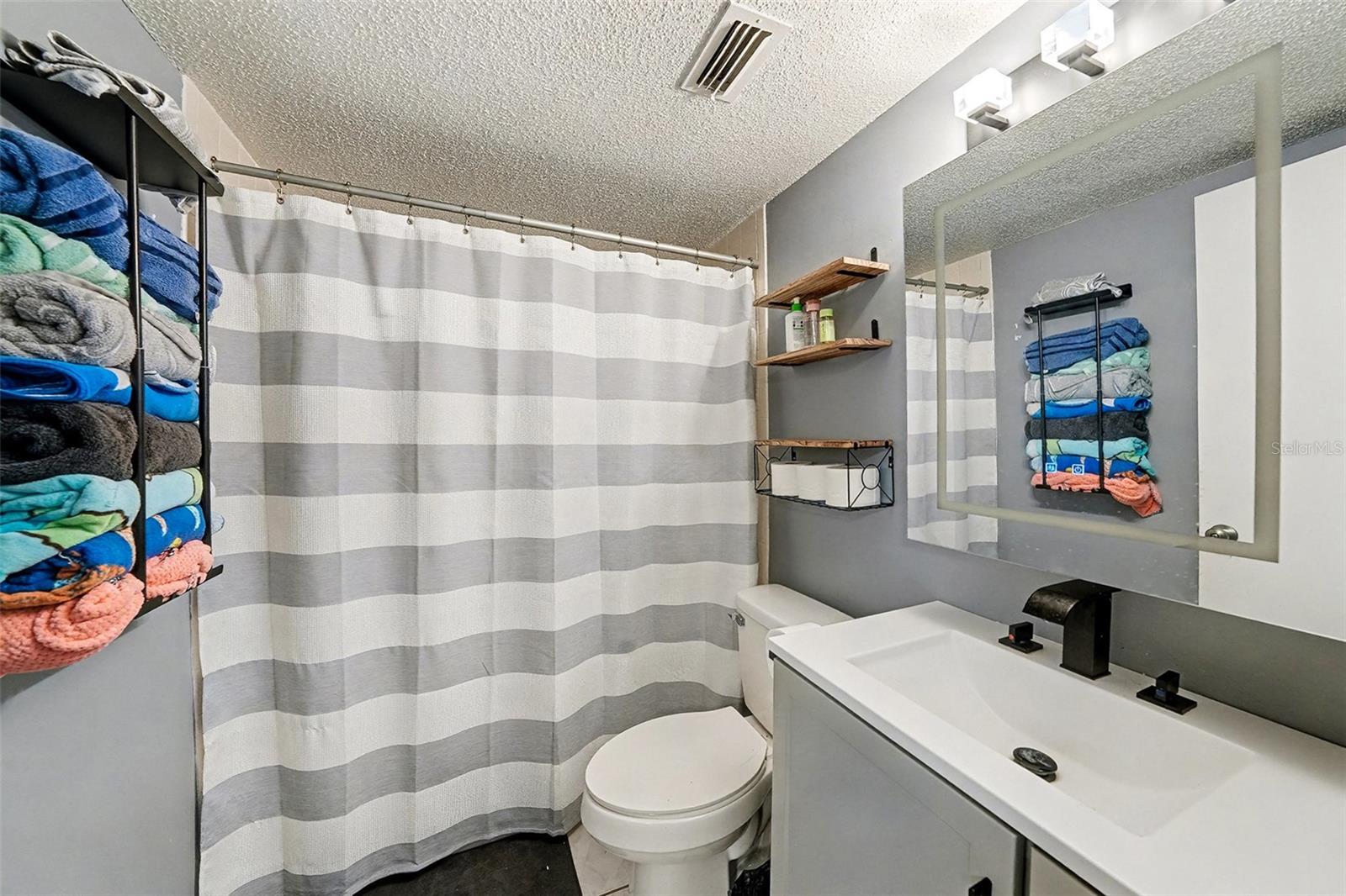 PATRICIAN OAKS - Residential