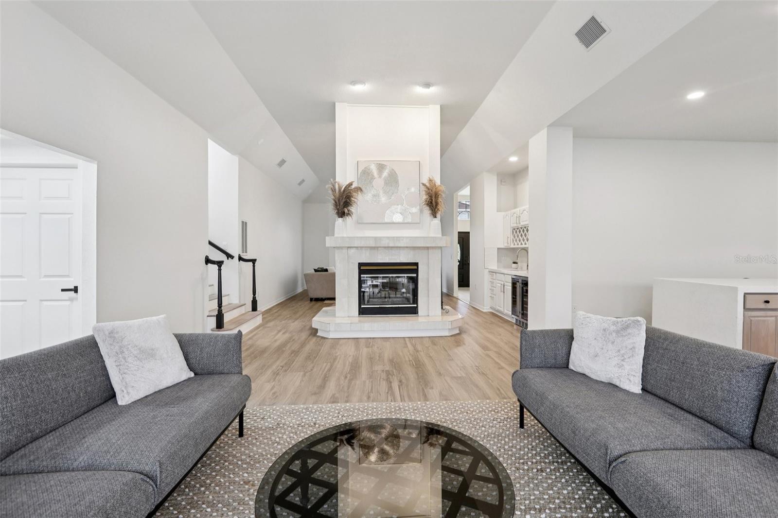 TIERRA VERDE UNIT 1 1ST REP - Residential