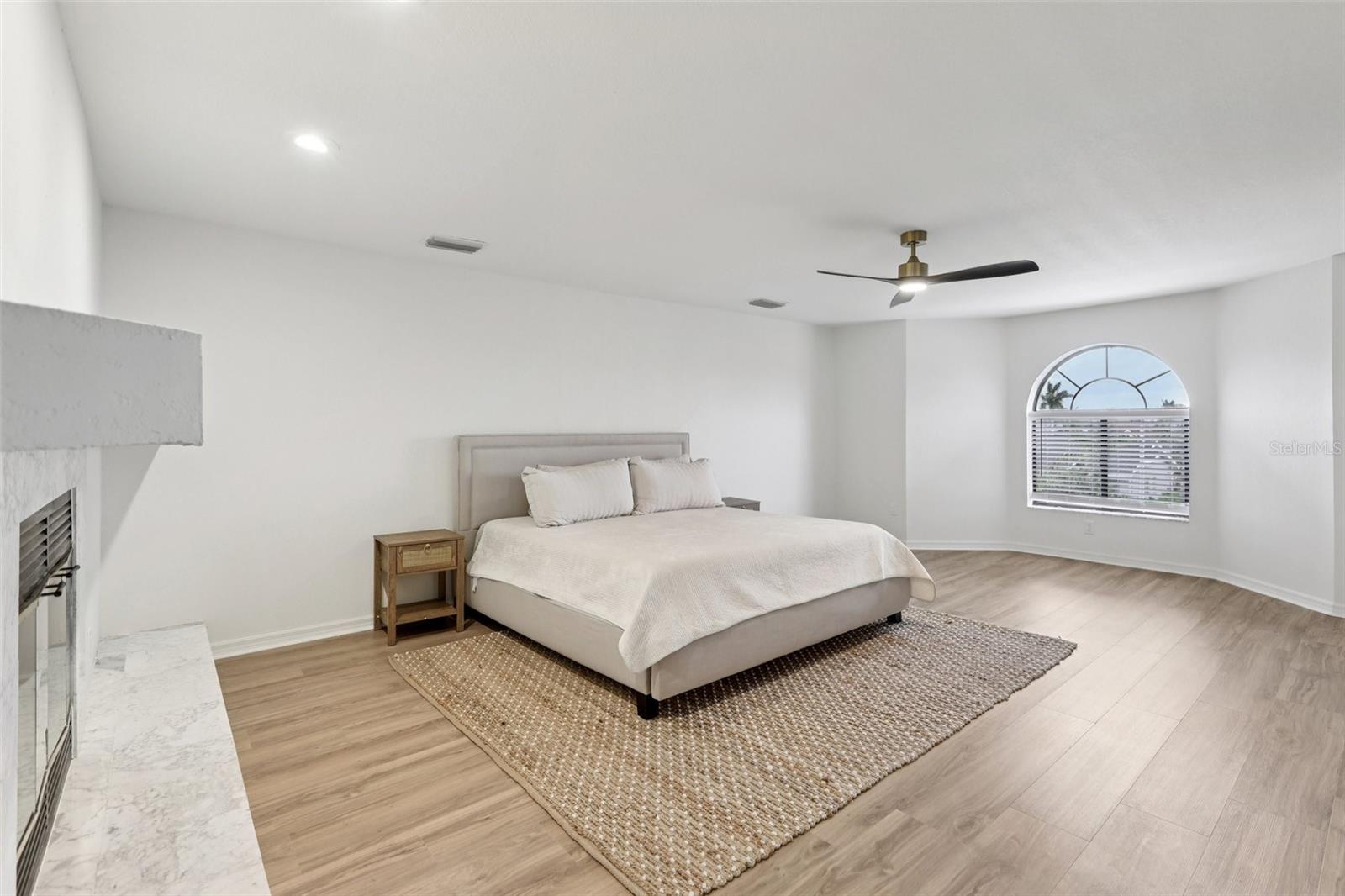 TIERRA VERDE UNIT 1 1ST REP - Residential