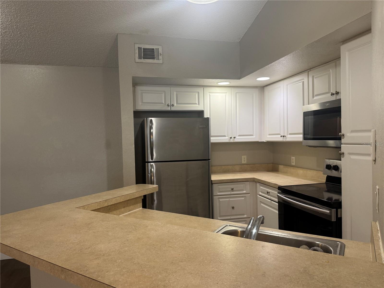 VENETIAN PLACE - Residential Lease