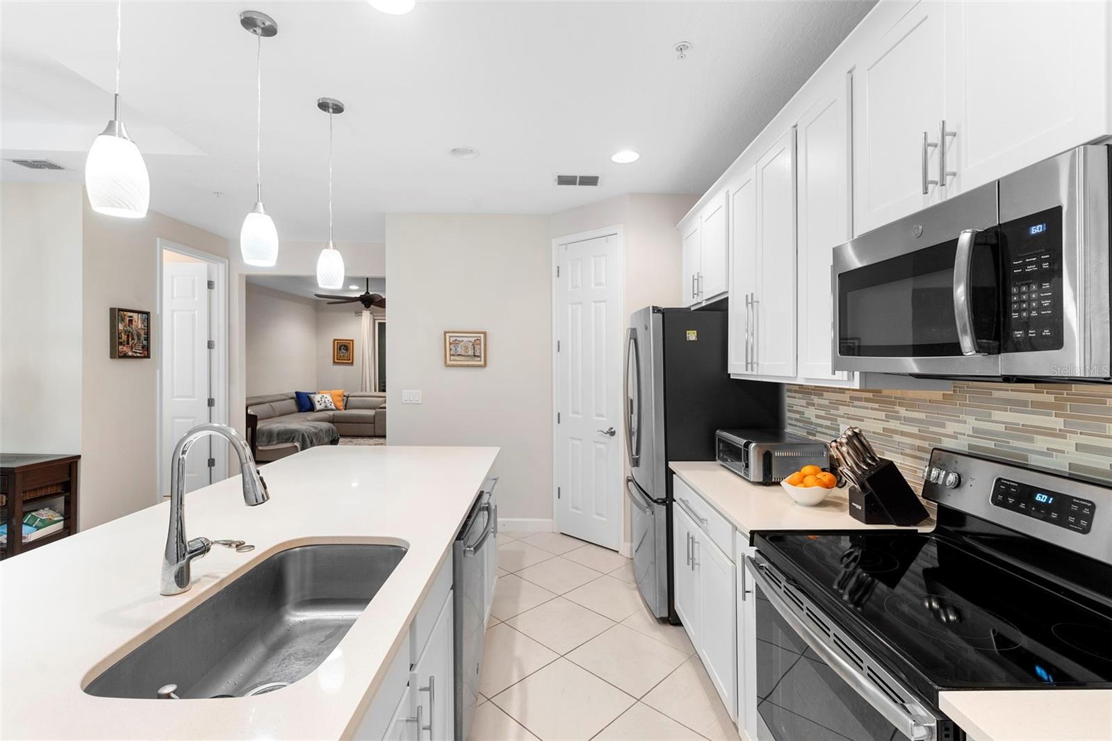 GRANDE OAKS AT HEATHROW - Residential