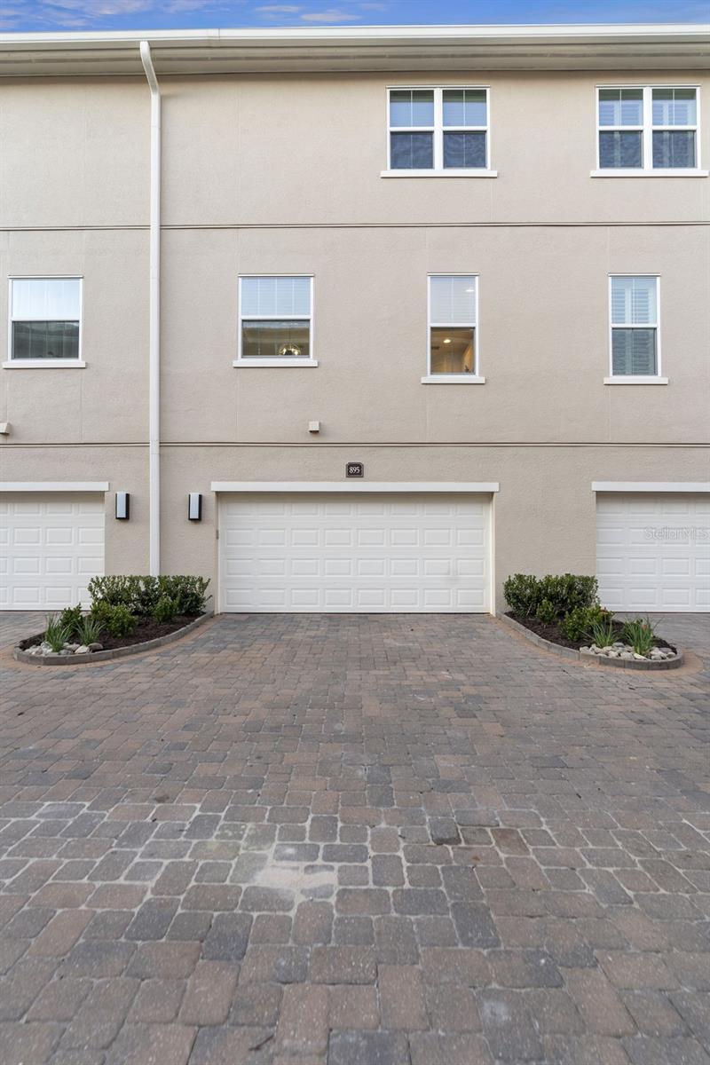 GRANDE OAKS AT HEATHROW - Residential