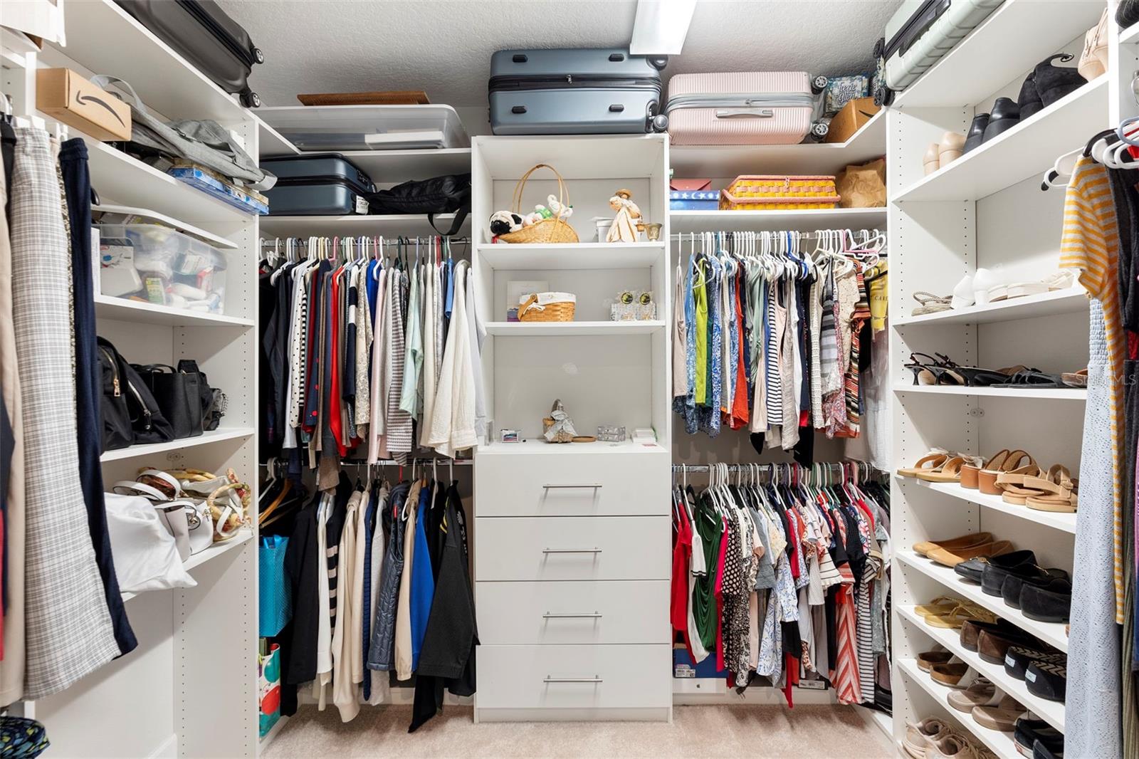 GRANDE OAKS AT HEATHROW - Residential