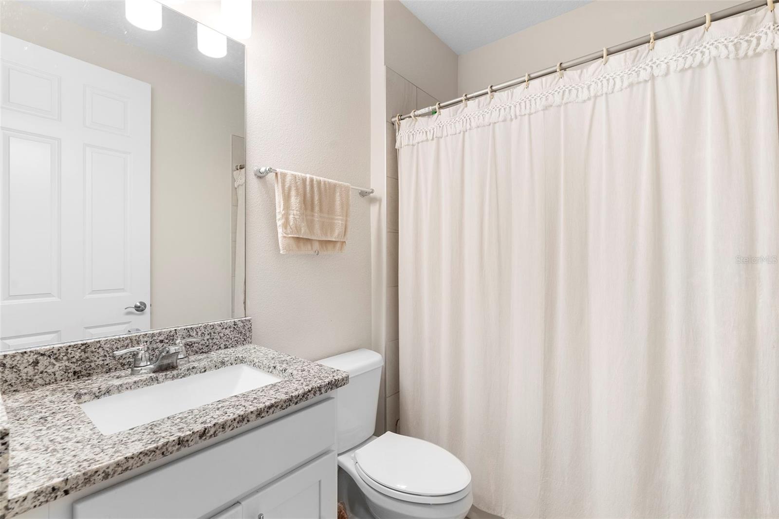 GRANDE OAKS AT HEATHROW - Residential