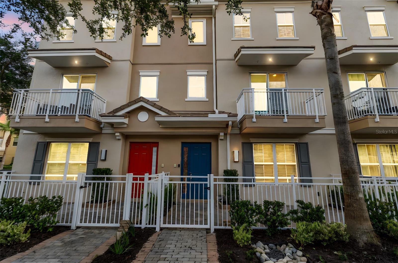 GRANDE OAKS AT HEATHROW - Residential