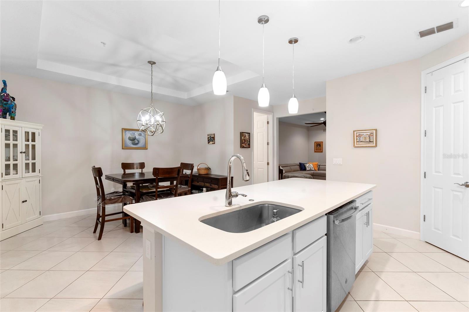 GRANDE OAKS AT HEATHROW - Residential