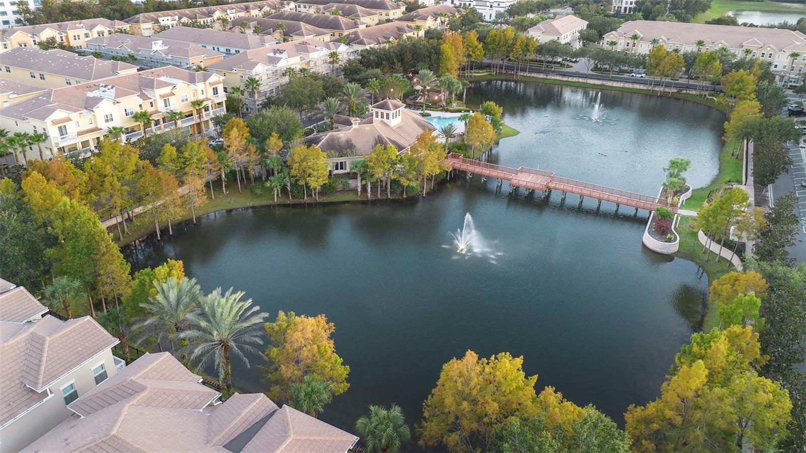 GRANDE OAKS AT HEATHROW - Residential