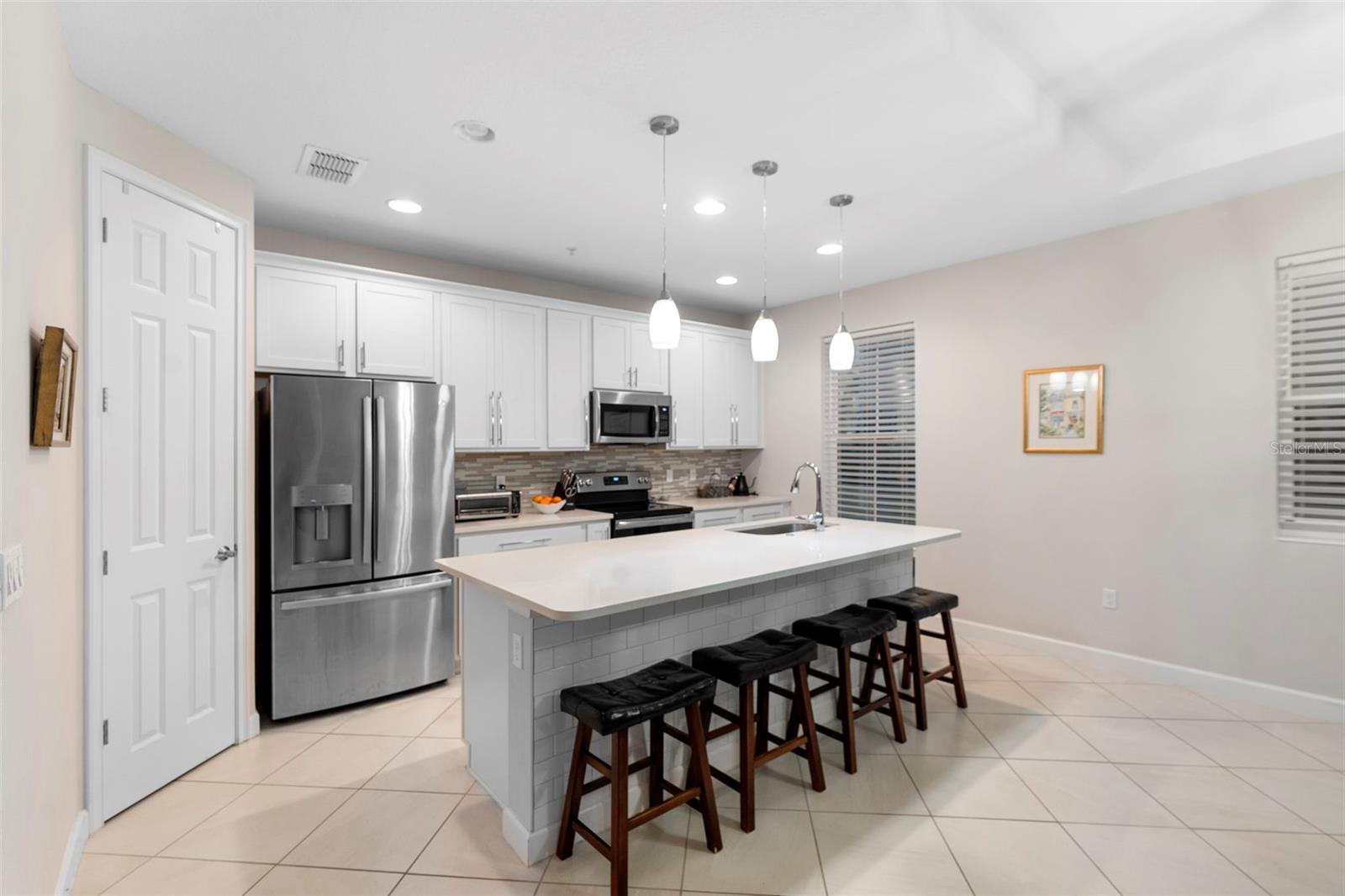 GRANDE OAKS AT HEATHROW - Residential