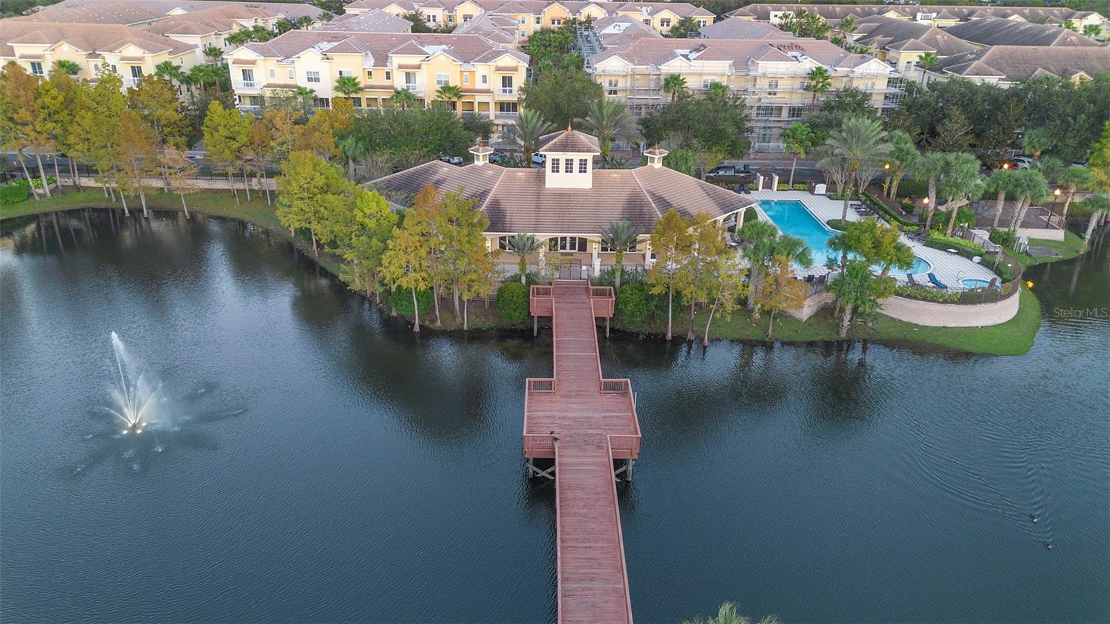 GRANDE OAKS AT HEATHROW - Residential