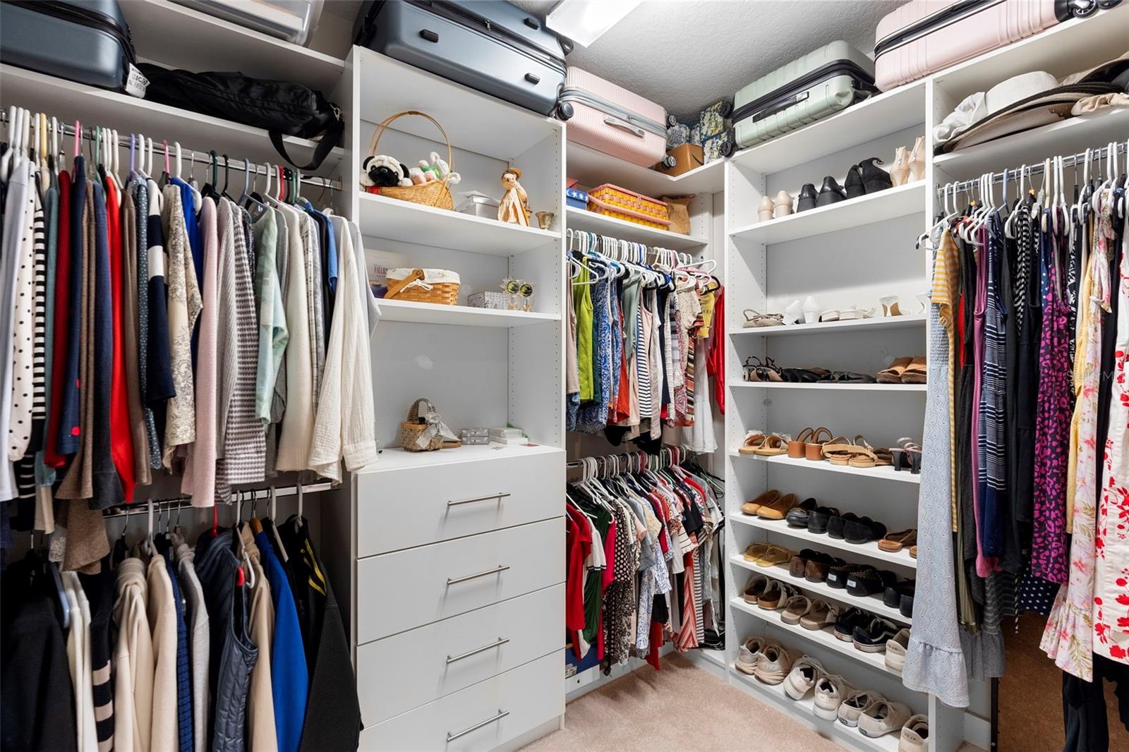 GRANDE OAKS AT HEATHROW - Residential