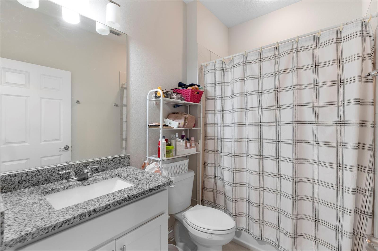 GRANDE OAKS AT HEATHROW - Residential