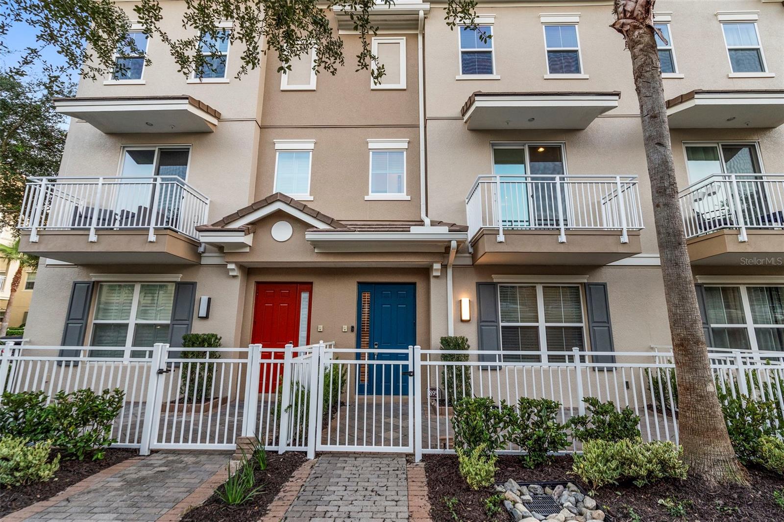 GRANDE OAKS AT HEATHROW - Residential