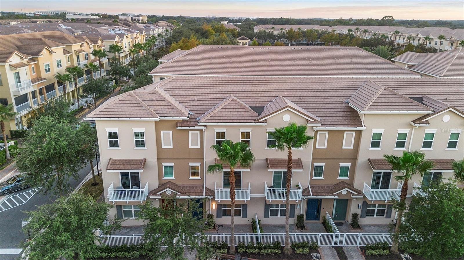 GRANDE OAKS AT HEATHROW - Residential