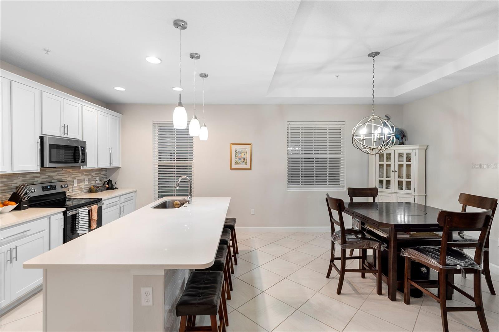 GRANDE OAKS AT HEATHROW - Residential