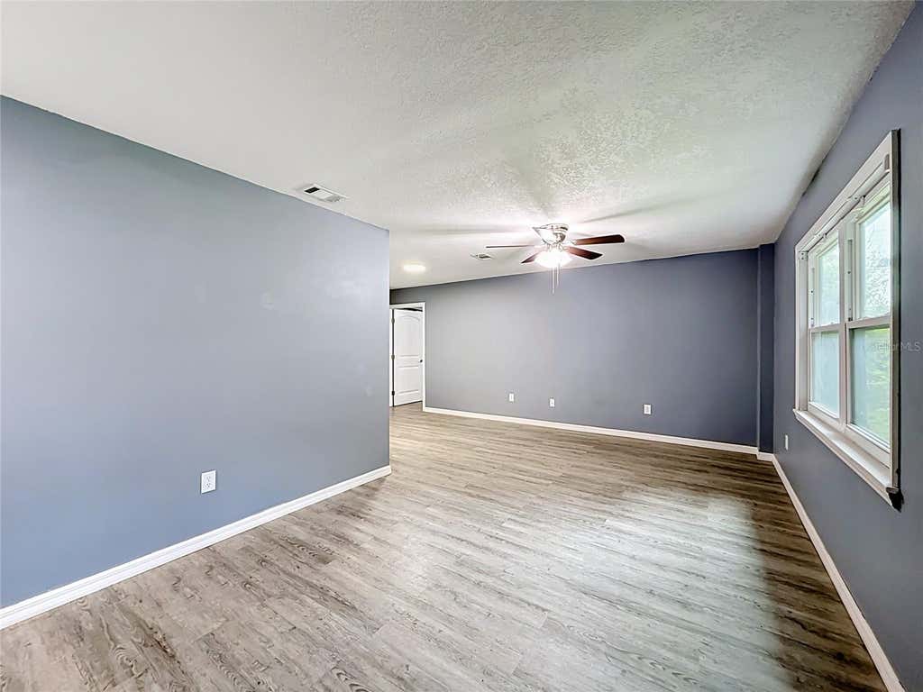Photo of 1218 Cr 450, Lake Panasoffkee, FL 33538 (MLS # G5115772)