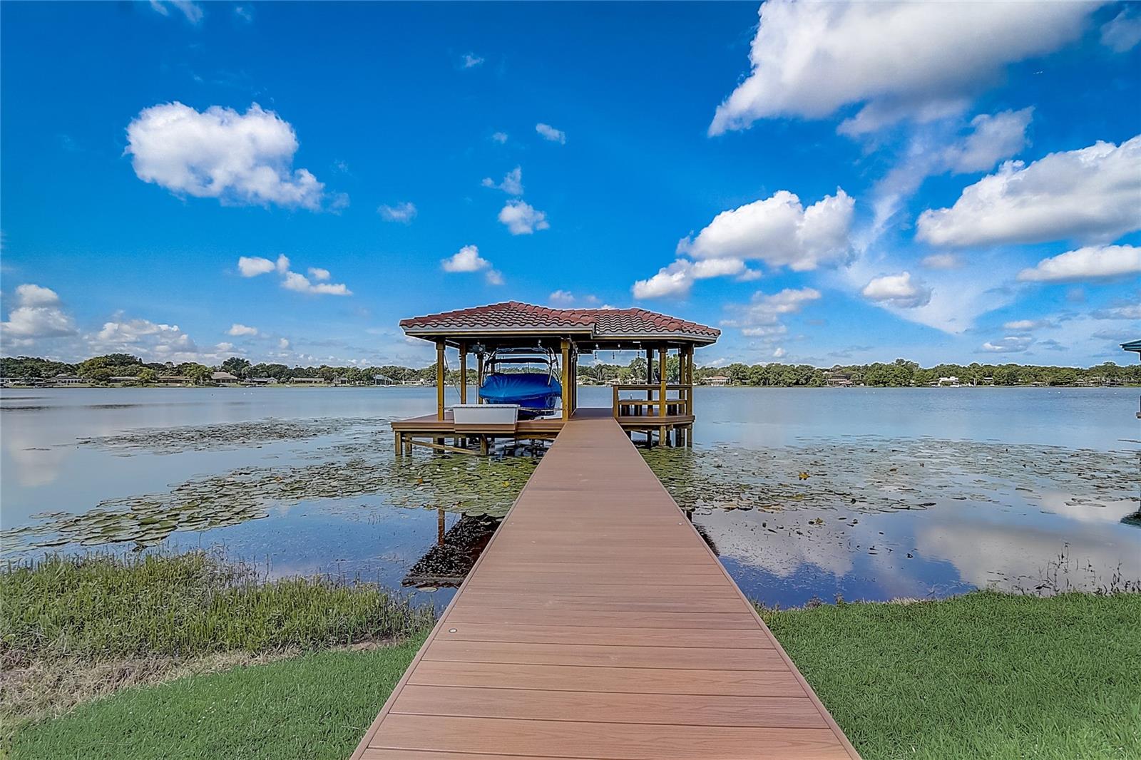 SPRING LAKE POINTE - Residential