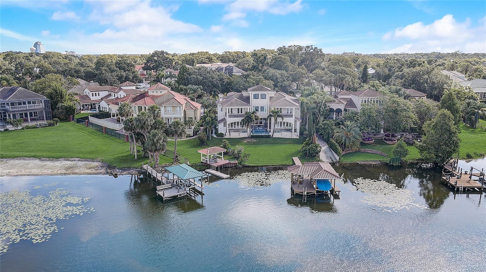 SPRING LAKE POINTE - Residential