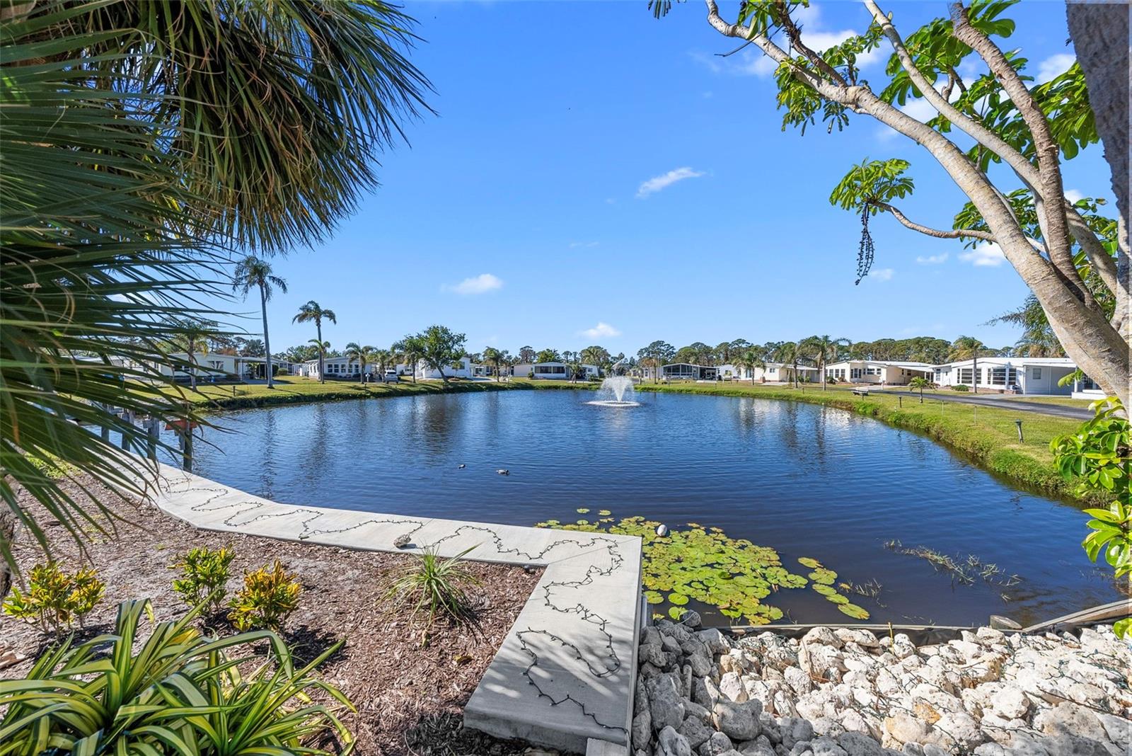 POLYNESIAN VILLAGE - Residential