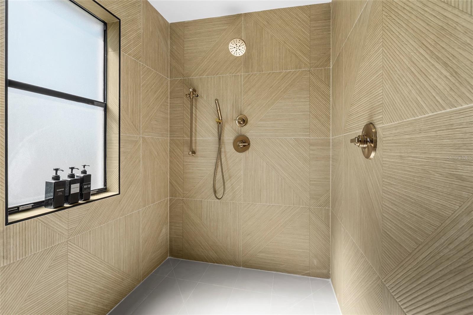 LACIOS SEC B - Residential