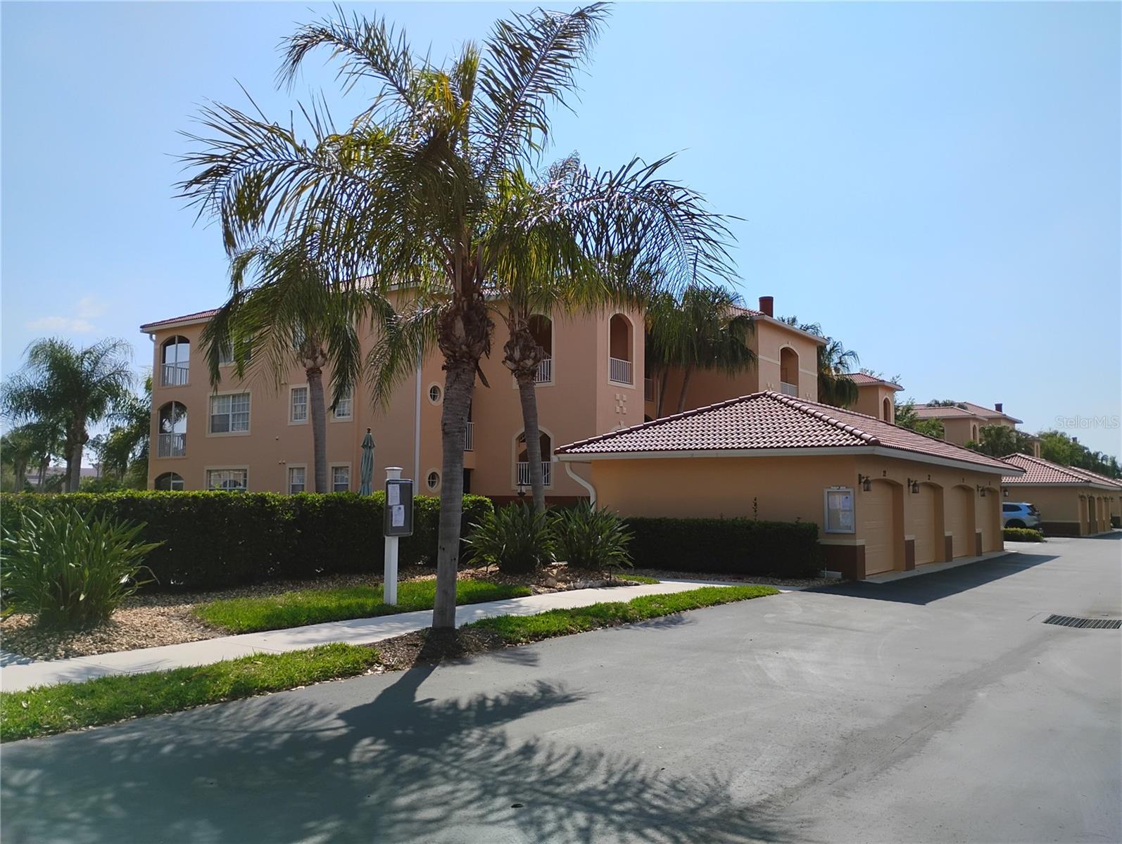 TUSCAN LAKES - Residential