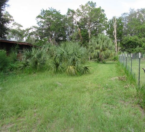 A home in CEDAR KEY