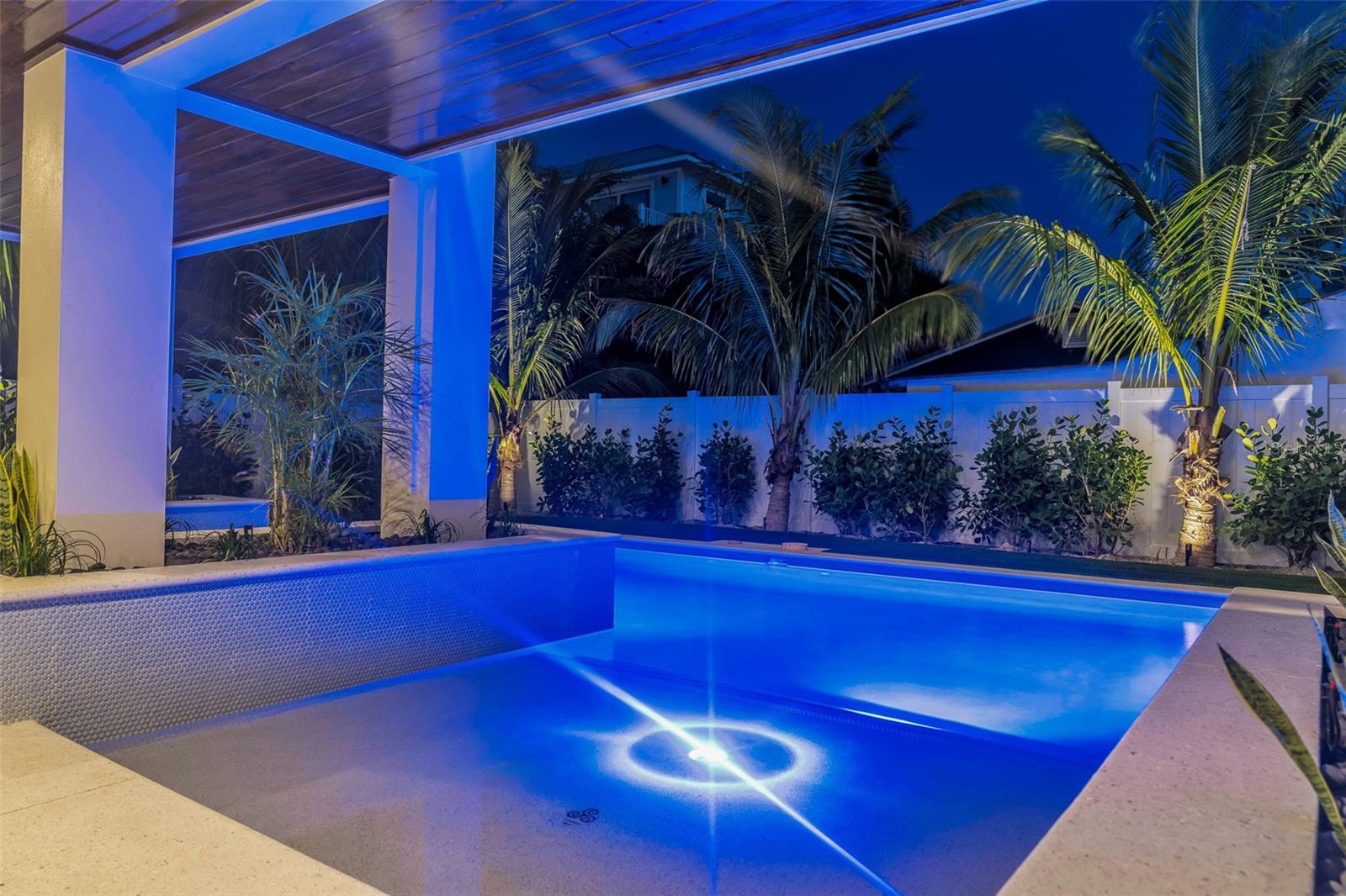 CORTEZ BEACH - Residential