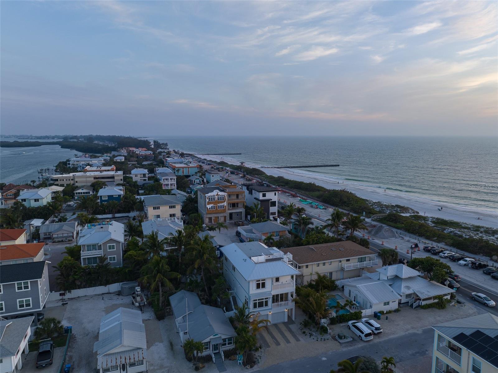 CORTEZ BEACH - Residential