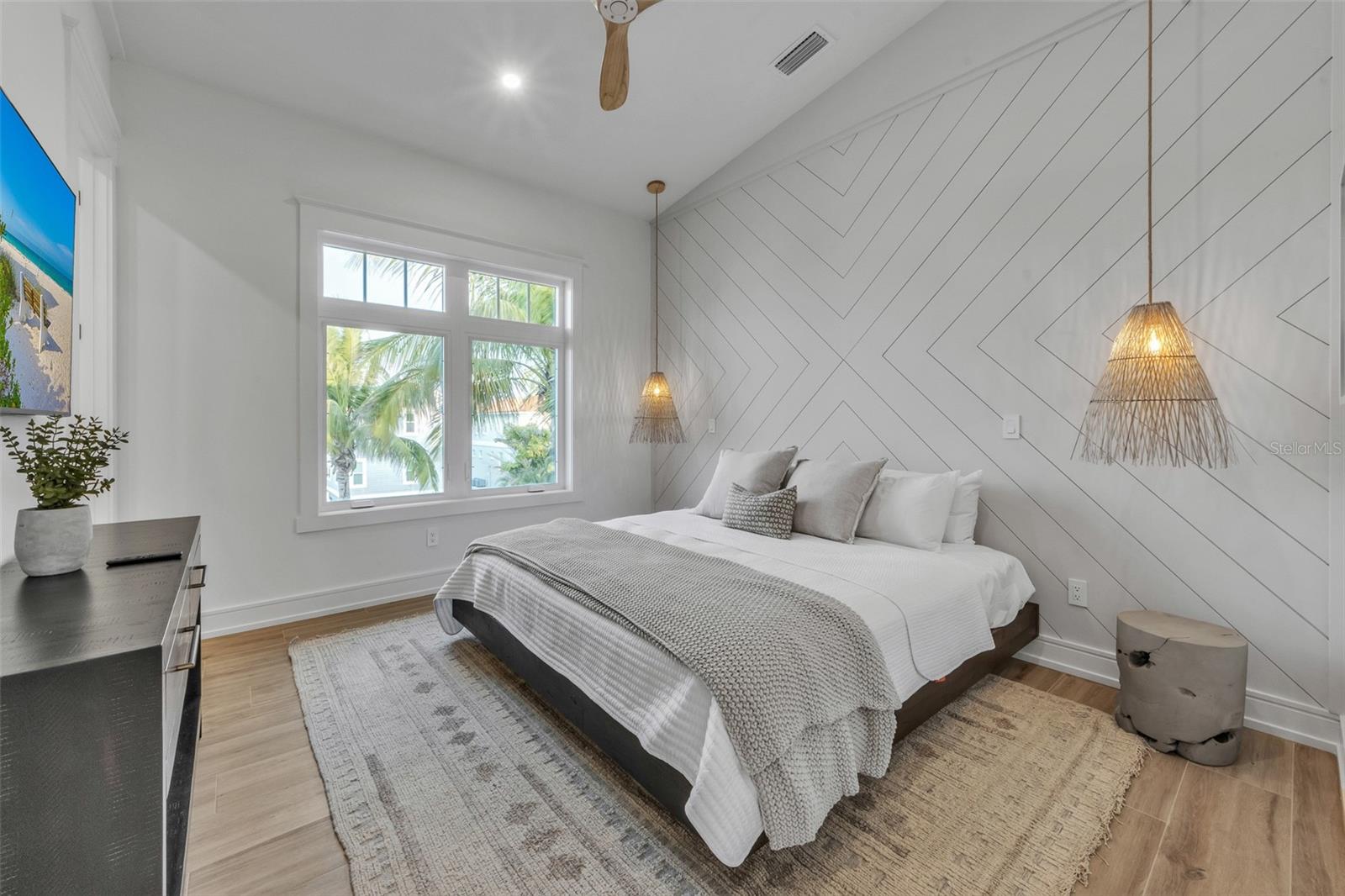 CORTEZ BEACH - Residential