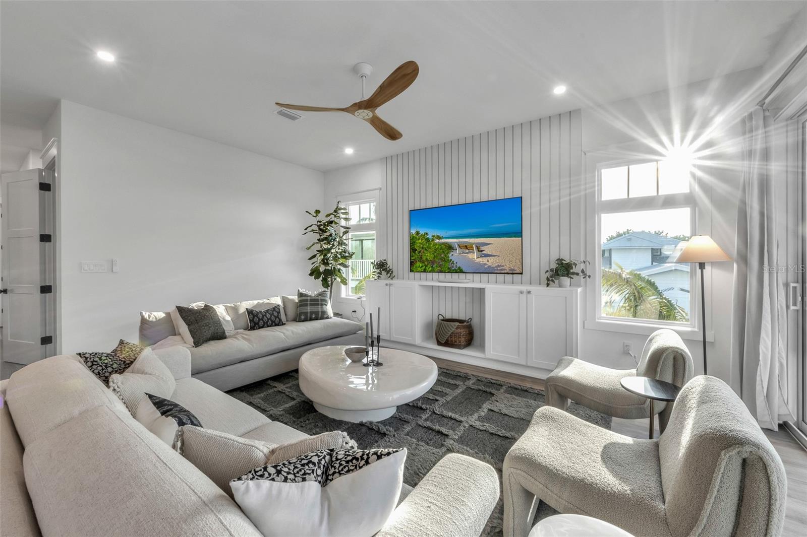 CORTEZ BEACH - Residential