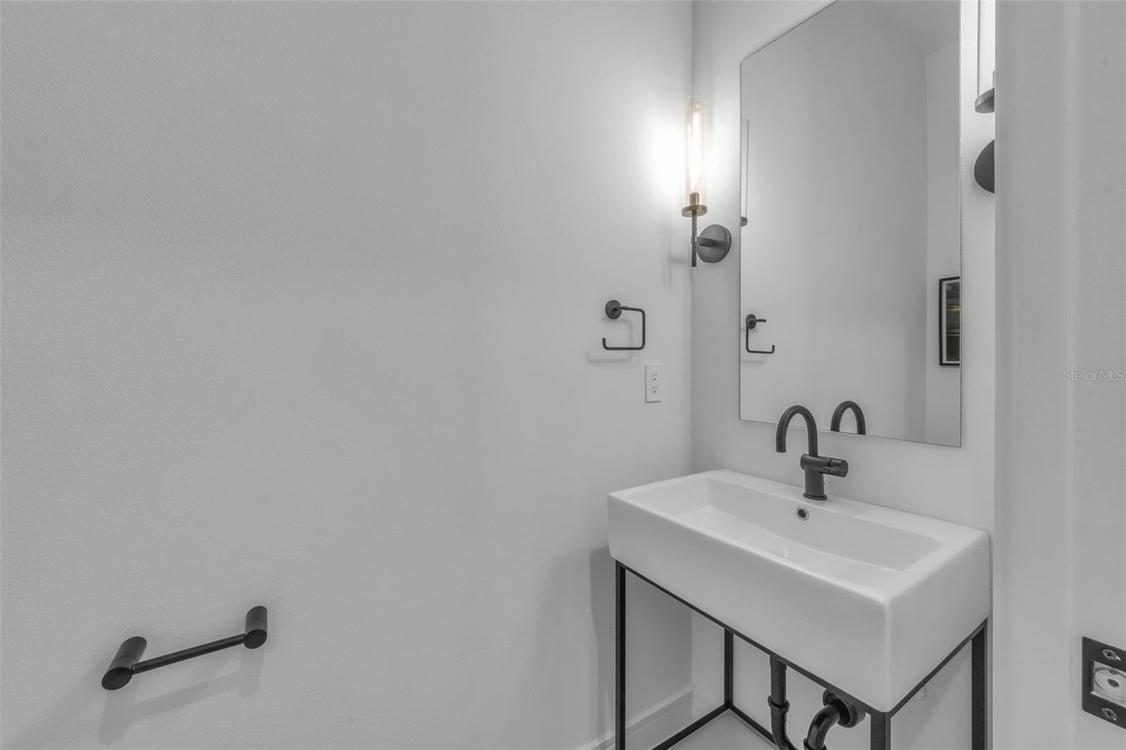 CORTEZ BEACH - Residential