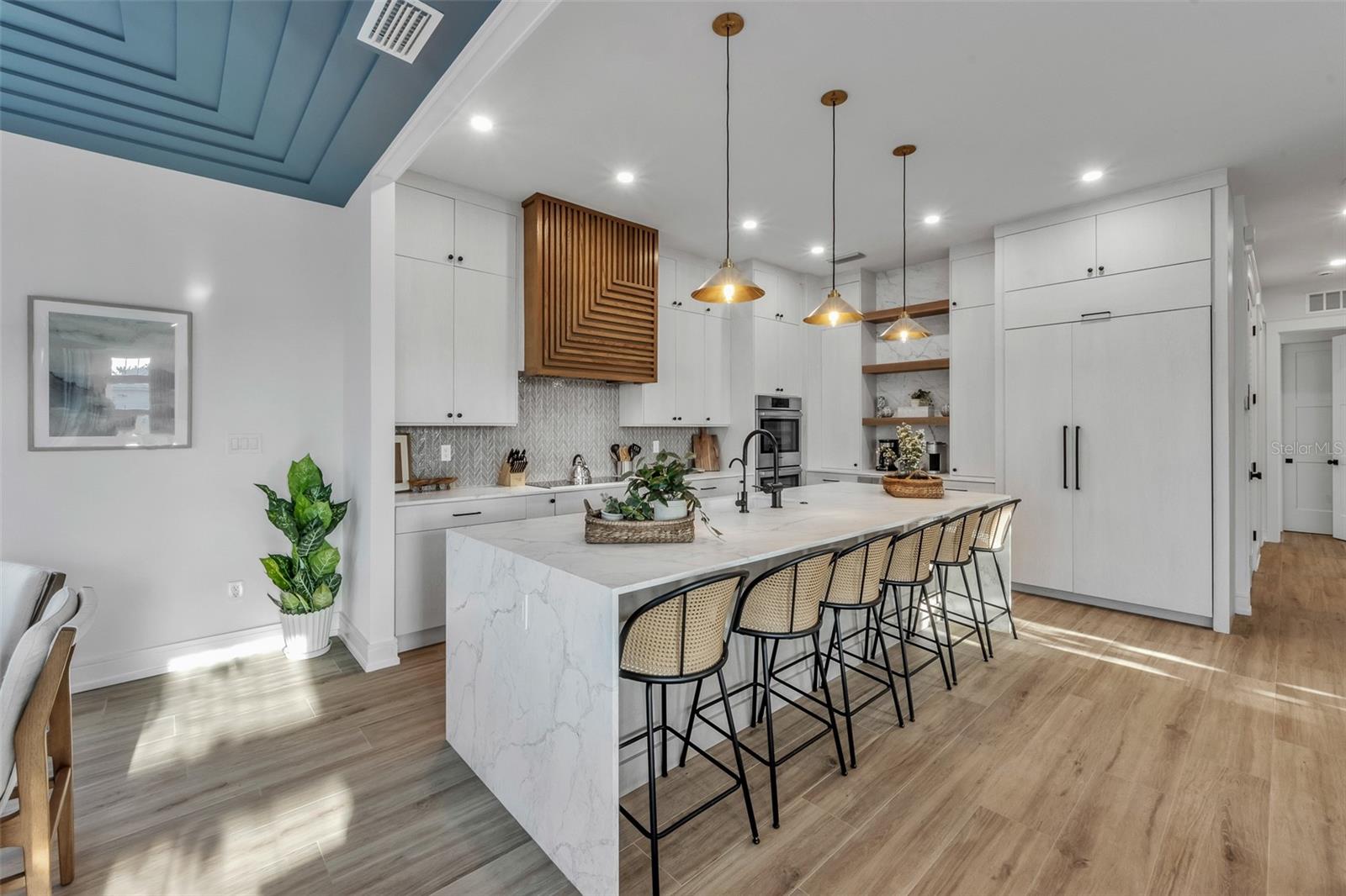 CORTEZ BEACH - Residential