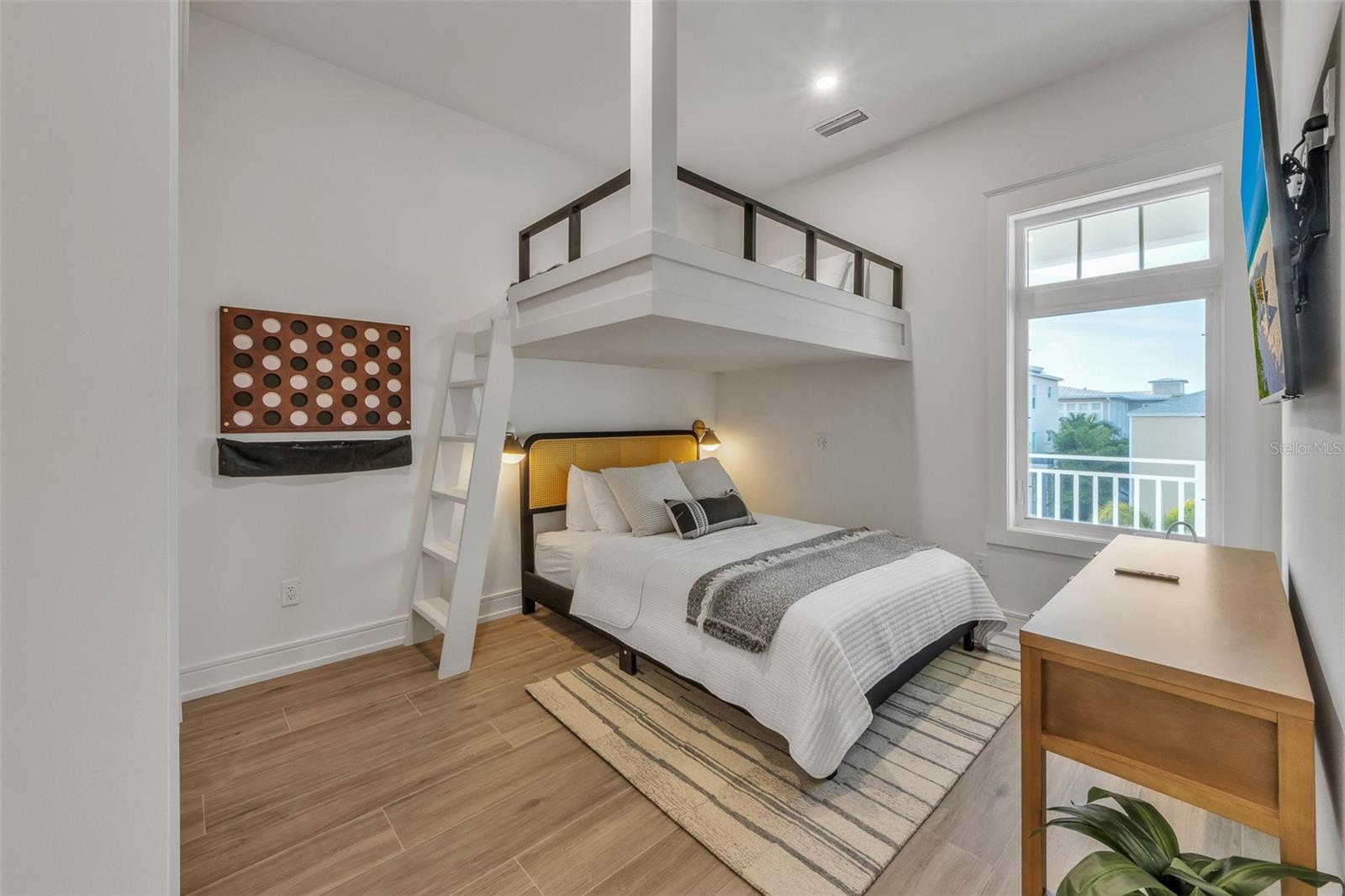 CORTEZ BEACH - Residential