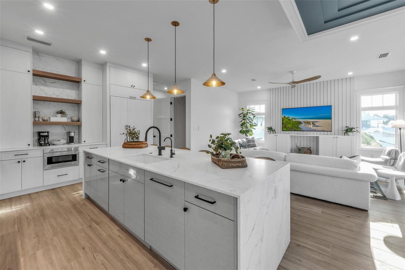 CORTEZ BEACH - Residential