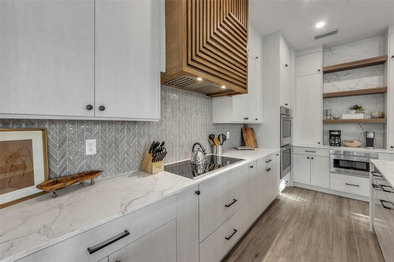 CORTEZ BEACH - Residential