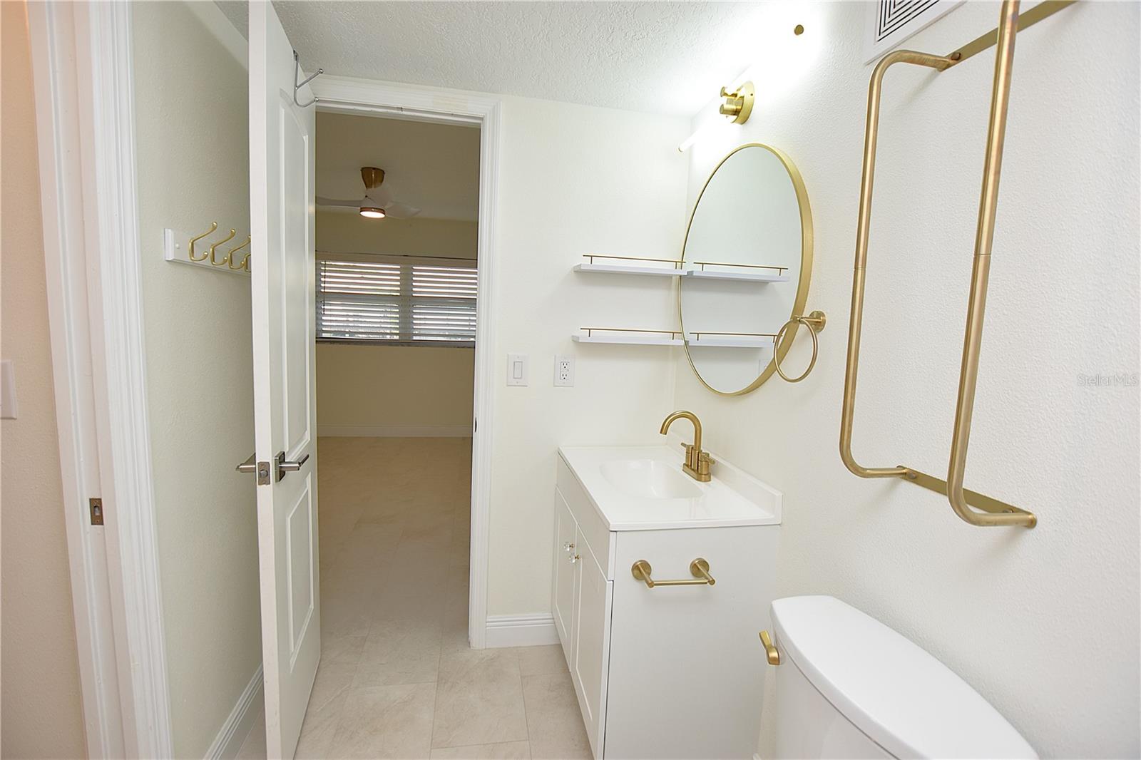 SANDY COVE LAKELAND & SANDY COVE LAKELAND ADD 01 - Residential Lease