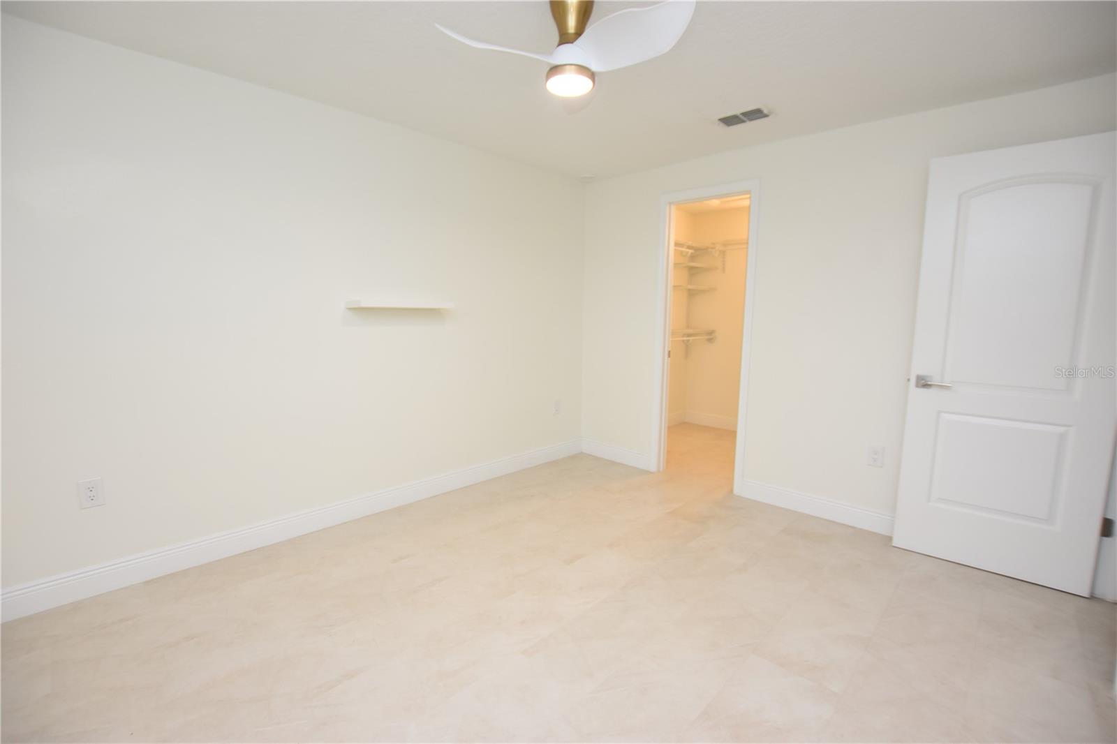 SANDY COVE LAKELAND & SANDY COVE LAKELAND ADD 01 - Residential Lease