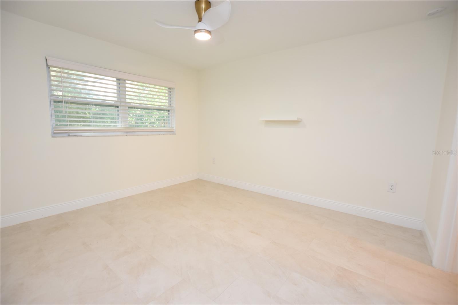 SANDY COVE LAKELAND & SANDY COVE LAKELAND ADD 01 - Residential Lease