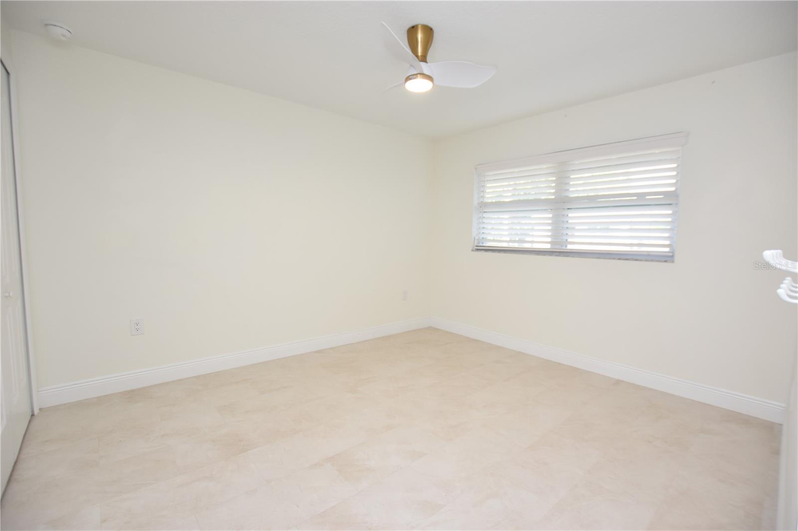 SANDY COVE LAKELAND & SANDY COVE LAKELAND ADD 01 - Residential Lease