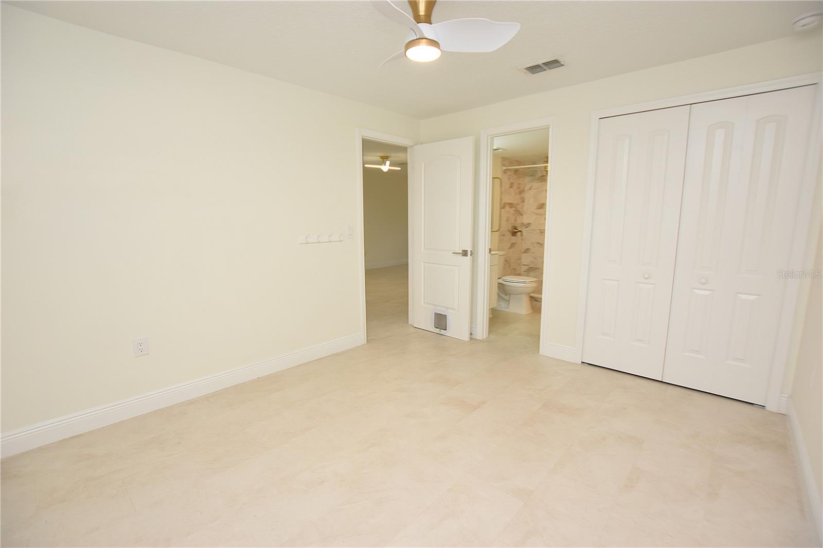 SANDY COVE LAKELAND & SANDY COVE LAKELAND ADD 01 - Residential Lease