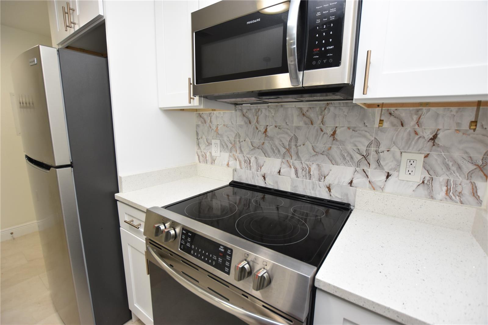 SANDY COVE LAKELAND & SANDY COVE LAKELAND ADD 01 - Residential Lease