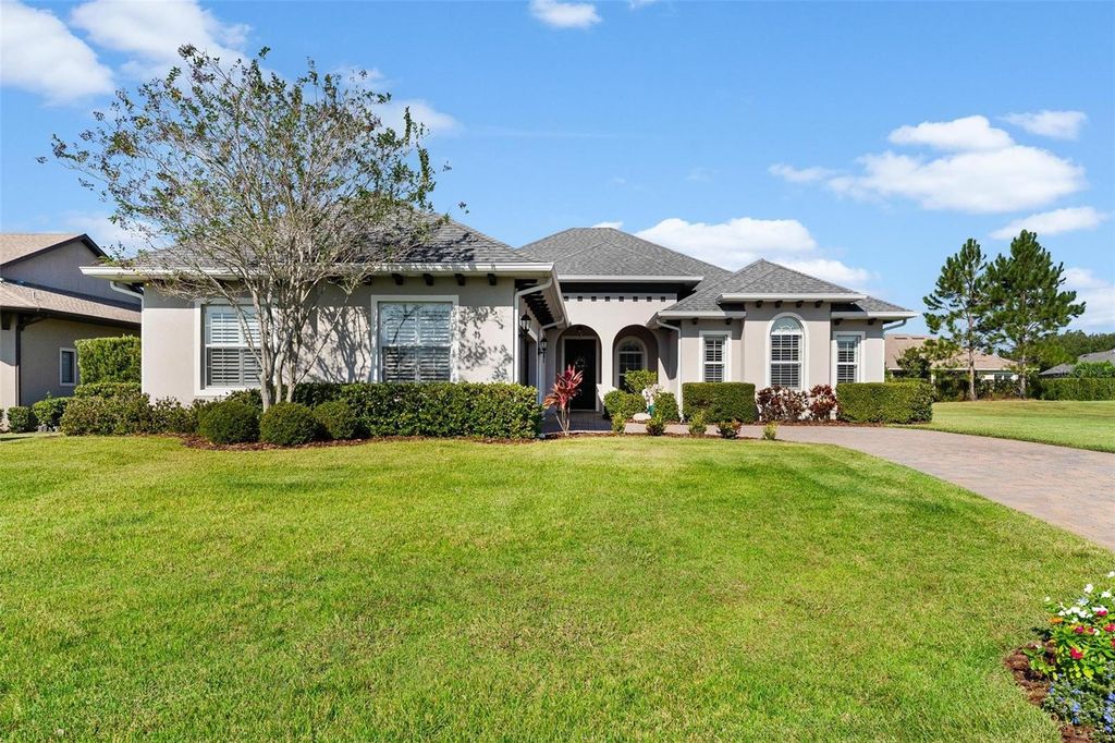 Photo of 39517 Hillrise Lane, Lady Lake, FL 32159 (MLS # G5103664)
