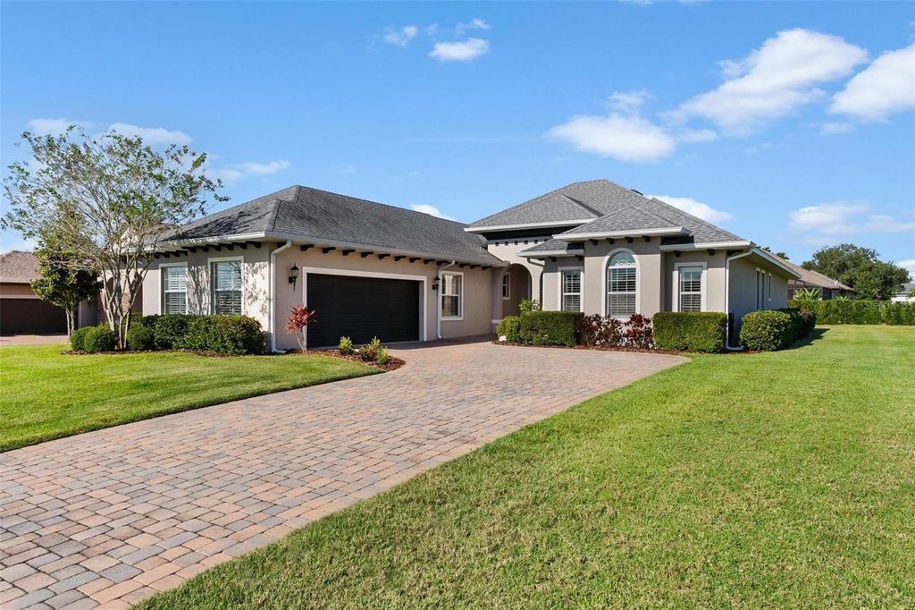 Photo of 39517 Hillrise Lane, Lady Lake, FL 32159 (MLS # G5103664)