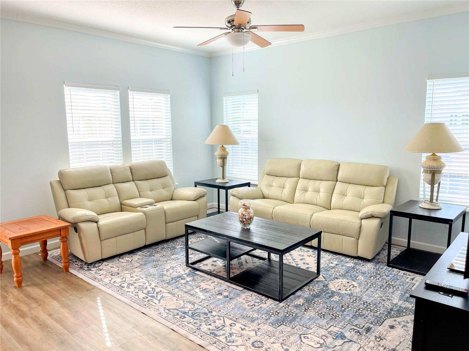 COUNTRY CLUB ESTATES - Residential