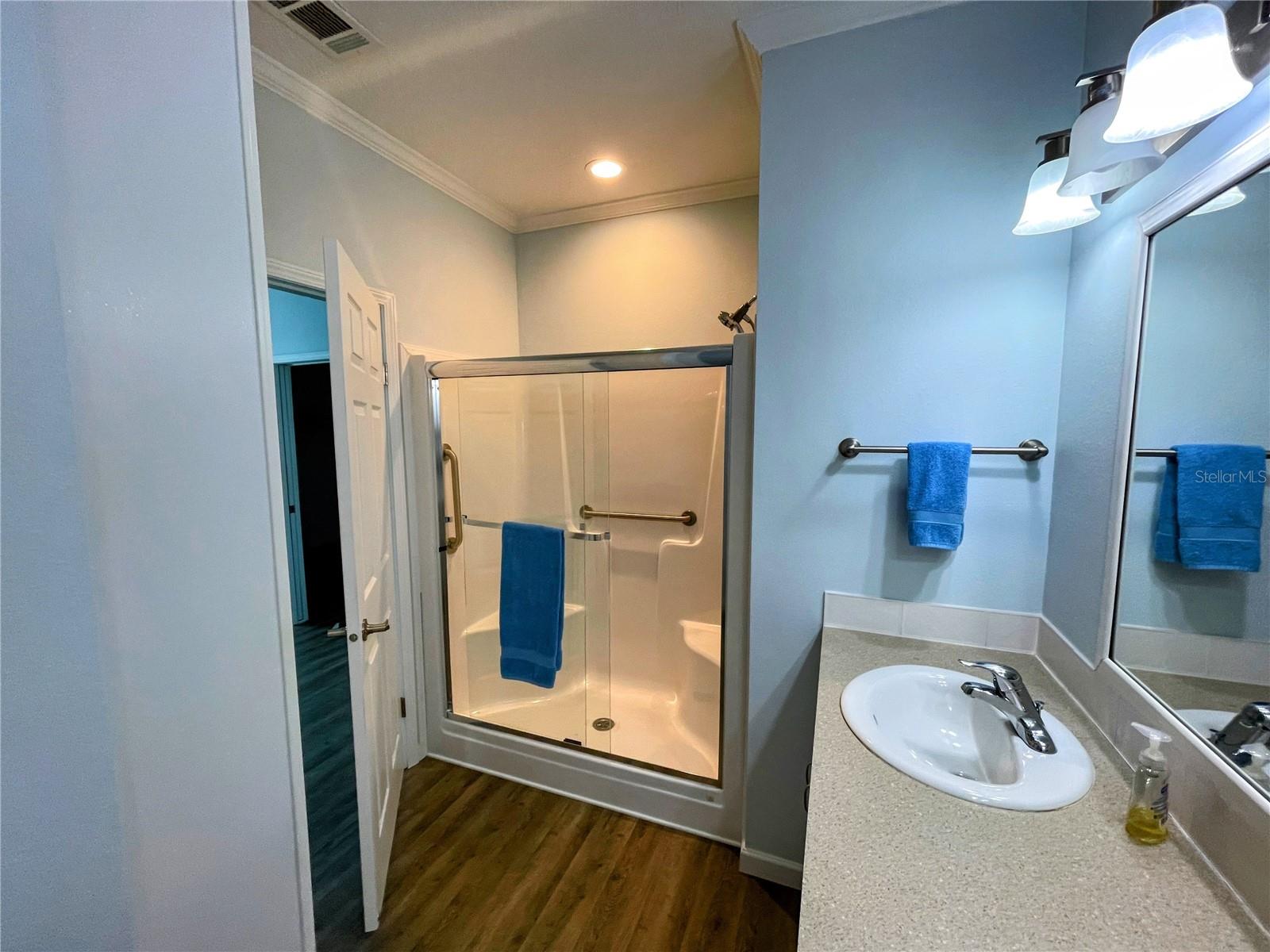 COUNTRY CLUB ESTATES - Residential